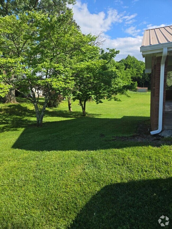 Building Photo - Charming 3-Bedroom Brick Home in Town – Ne...