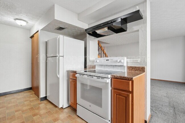 Building Photo - 2523 Burgandy Ln