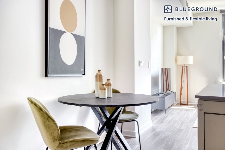 Building Photo - 600 H St NE