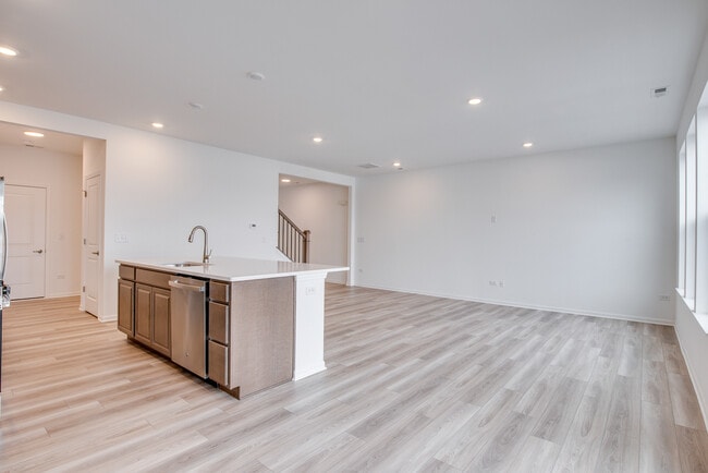 Building Photo - 15139 S Hepworth Pl