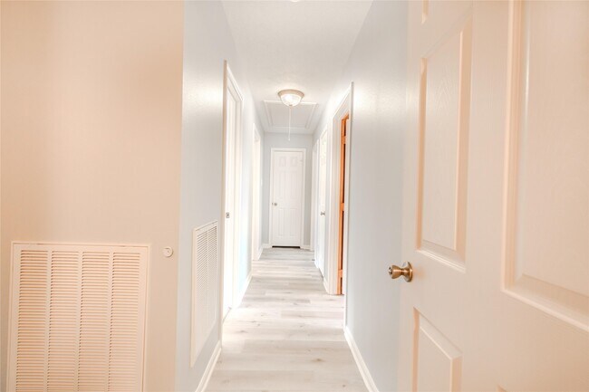 Building Photo - 5938 Theall Rd