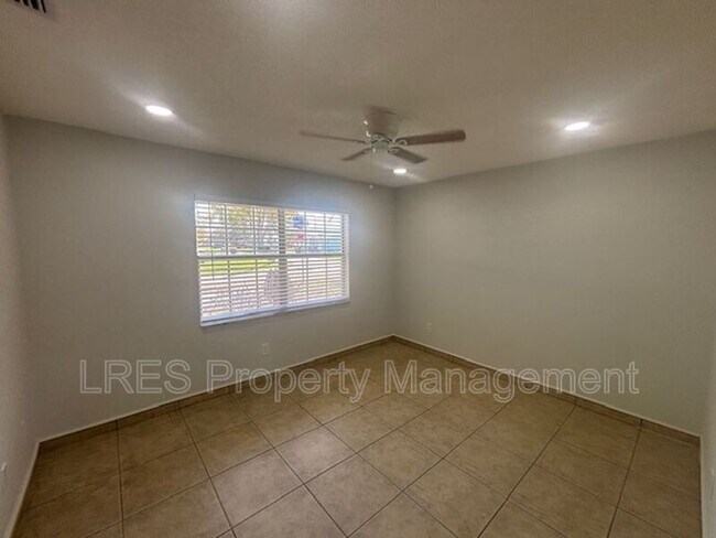 Building Photo - 1031 Columbia Ave