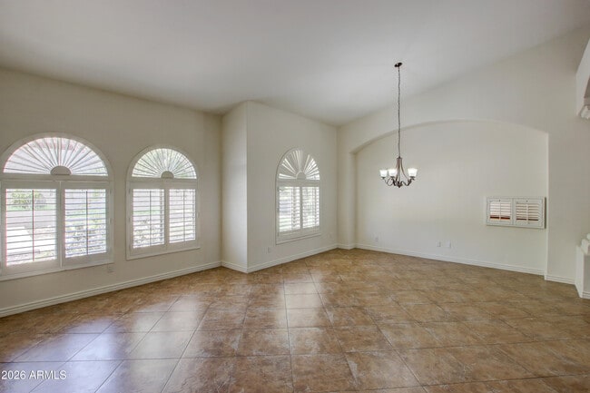 Building Photo - 1918 E Marilyn Rd