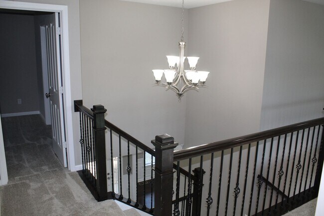Building Photo - Absolutely Gorgeous 5 BR Estate Home in Br...