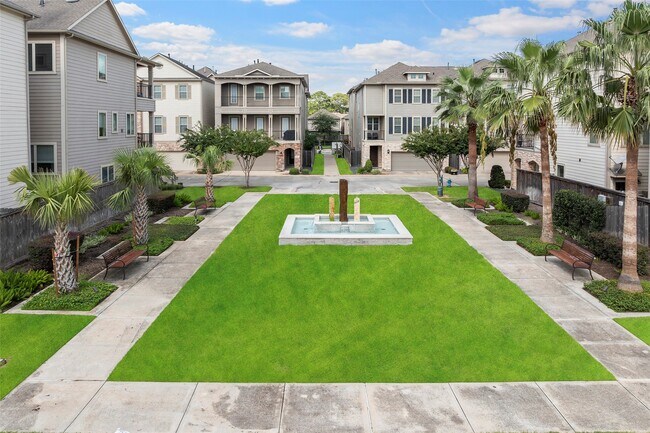 Building Photo - 8910 Terrace Pass Dr