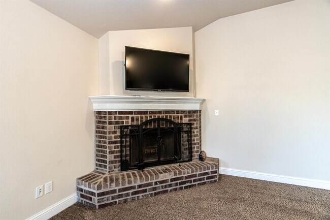 Building Photo - Beautiful open 4/2/2 in Frenship School Di...