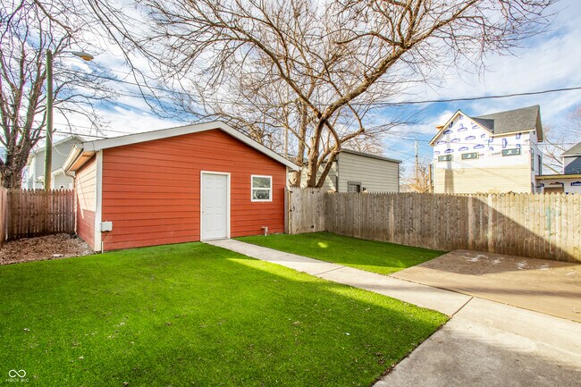 Building Photo - 421 E Morris St