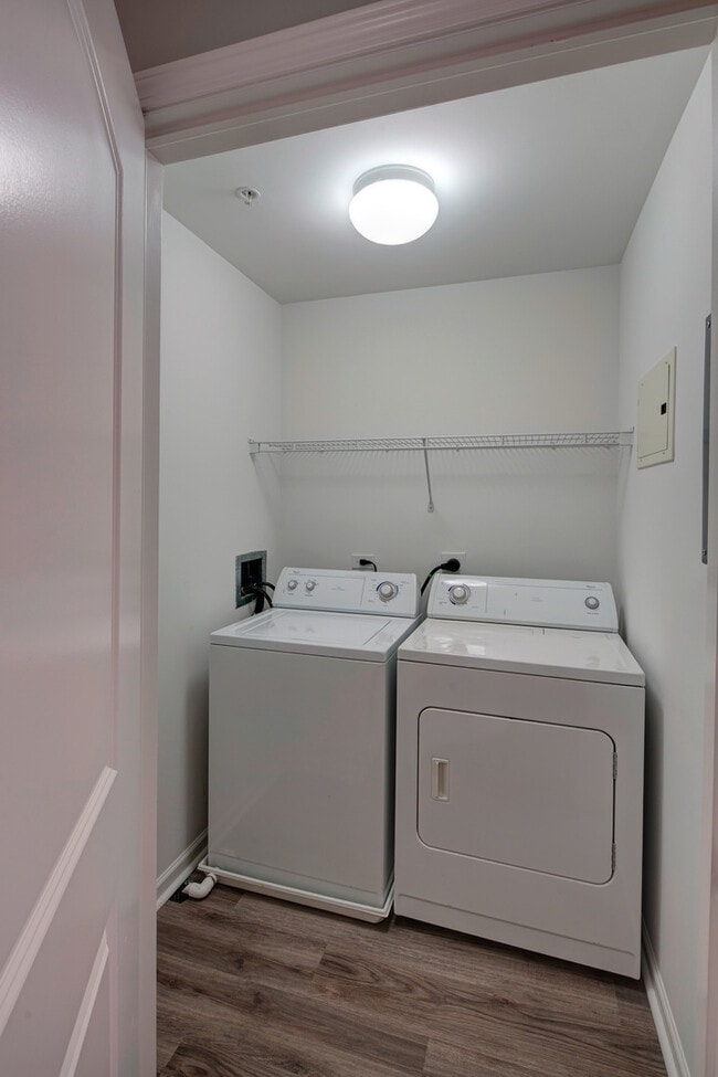 Building Photo - 1155 Museum Blvd