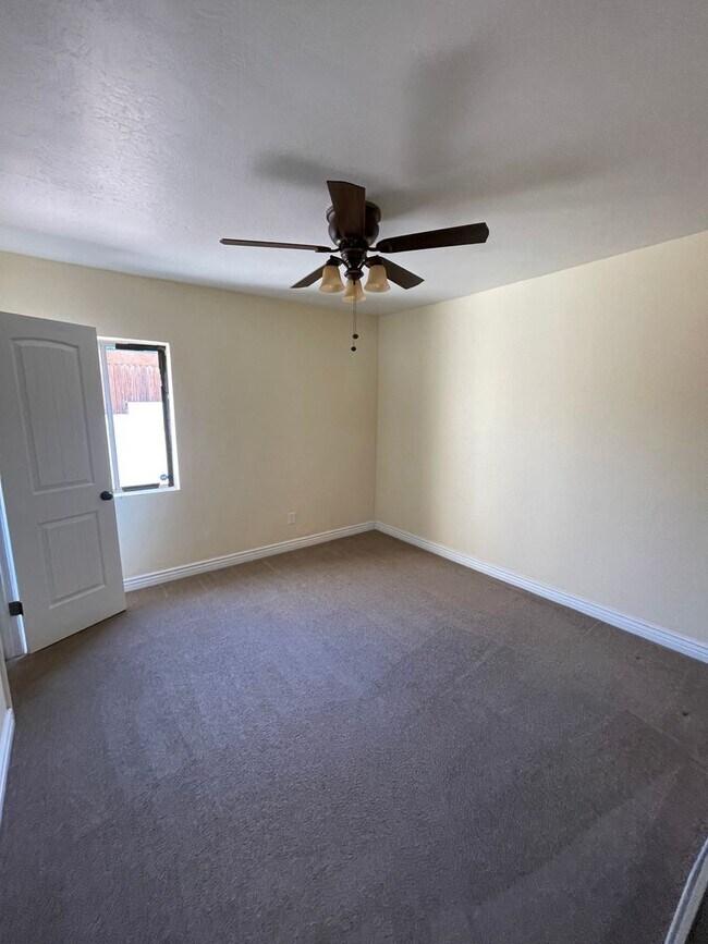 Building Photo - Affordable 2 Bedroom home near Downtown Yuma!