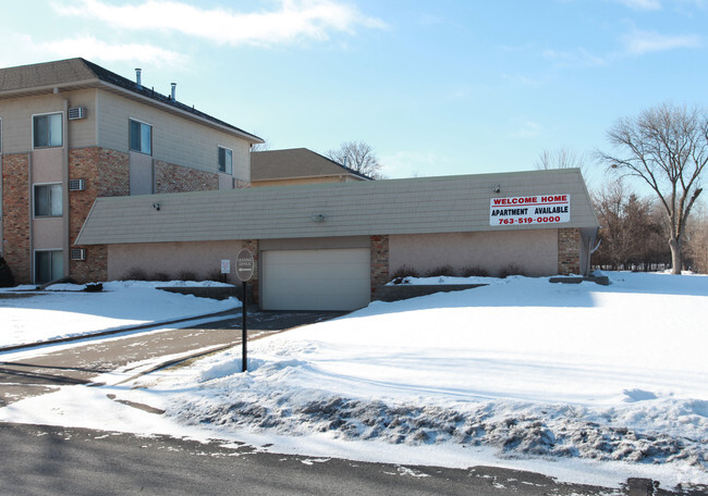 Building Photo - Highland Gables Apartments