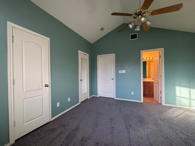 Building Photo - 11901 Swearingen Dr