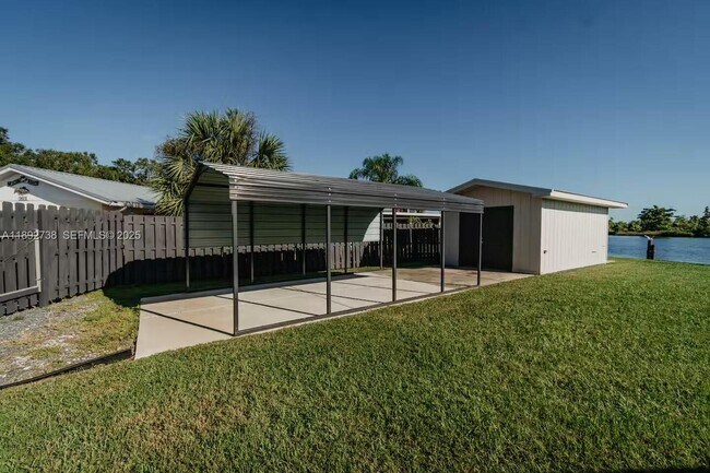 Building Photo - 9675 SW Anchor