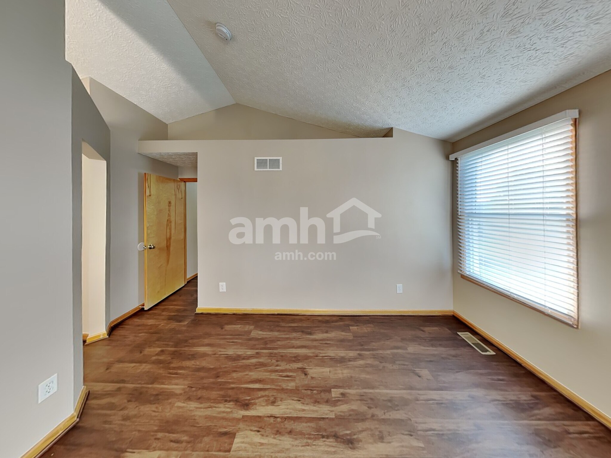 Building Photo - 2403 Hutcheson Ct