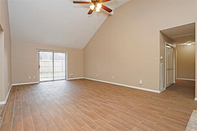 Building Photo - 21623 Park York Dr