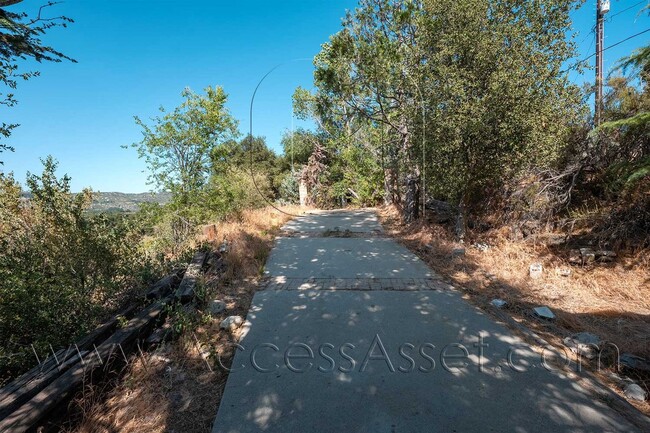 Building Photo - 45840 Coyote St
