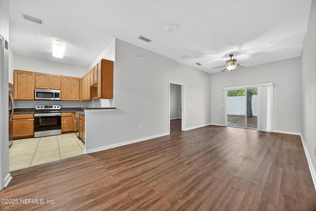 Building Photo - 7047 Deer Lodge Cir