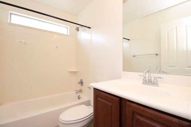 Building Photo - 3221 E Virgil Dr