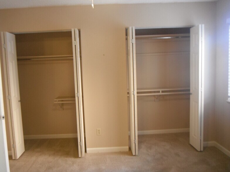 Building Photo - 1708 Sawyer Way