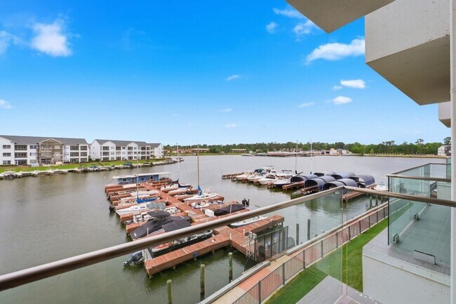 Building Photo - 15260 TX-105