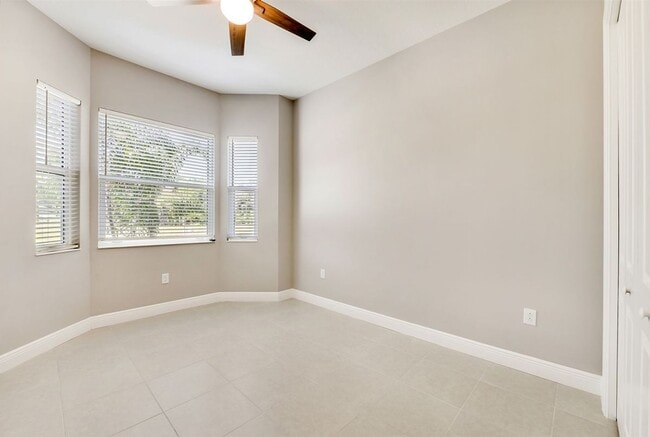 Building Photo - Newer home waiting for you!