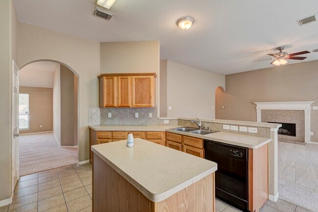 Building Photo - 25206 Pepper Ridge Ln