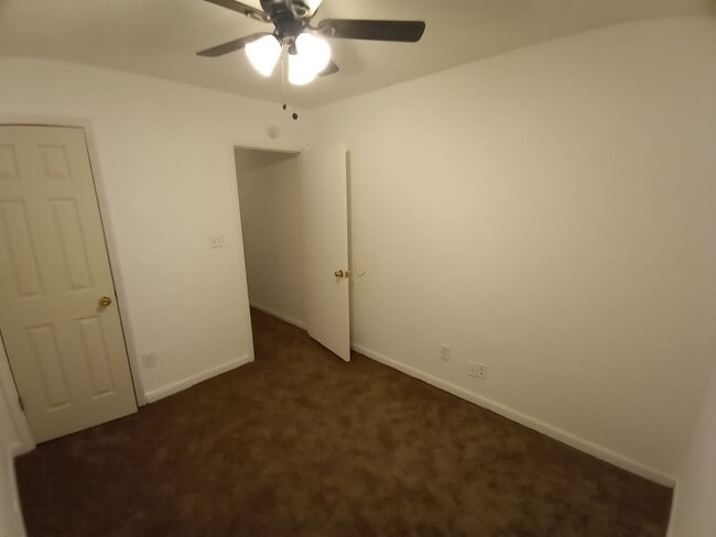 Building Photo - Three bedroom two and one half bath end unit townhome