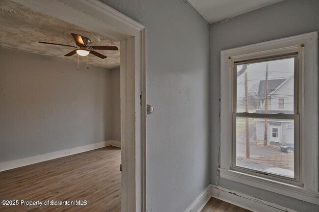 Building Photo - 1416 Capouse Ave