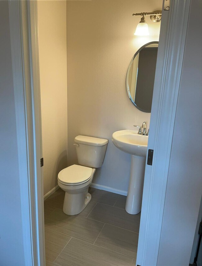 Building Photo - 3507 30th Dr