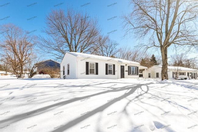 Building Photo - 114 Millard Dr