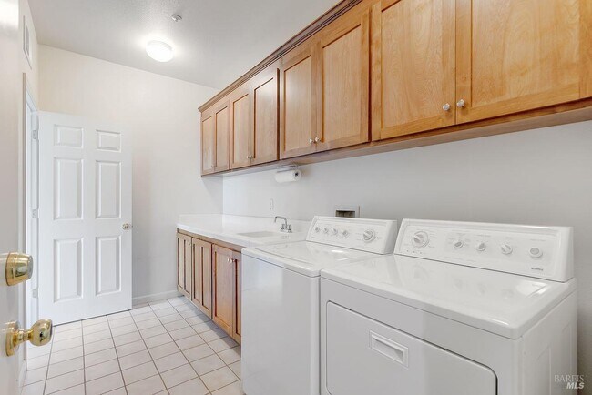 Building Photo - 205 Saddle Wood Dr