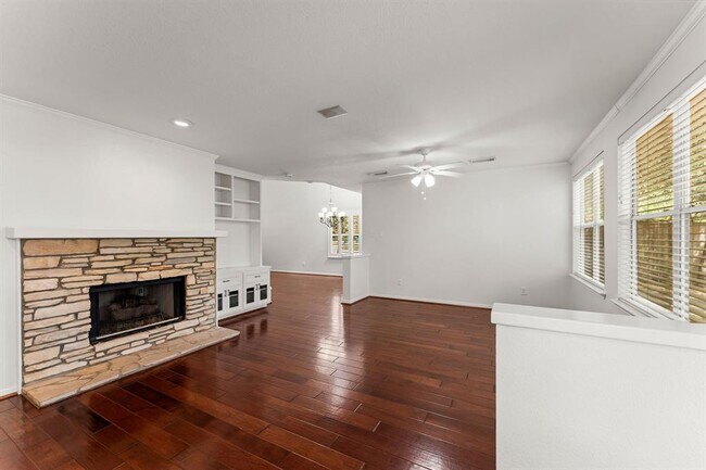 Building Photo - 43 W Gaslight Pl