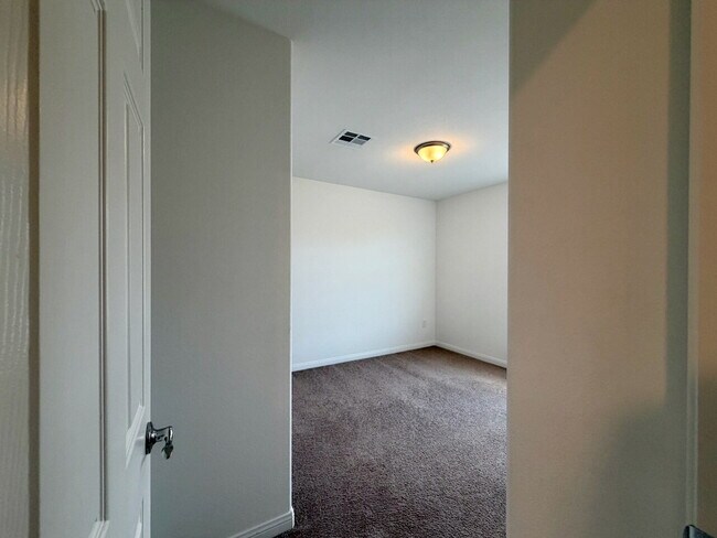 Building Photo - BEAUTIFUL 5 BED 3.5 BATH 3-STORY SINGLE FAMILY HOME WITH 2-CAR GARAGE, SUPER-SIZED LOFT & LOW-MAI...