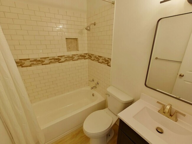 Building Photo - Remodeled 5BR Wichita Home for Rent - Pet Friendly!