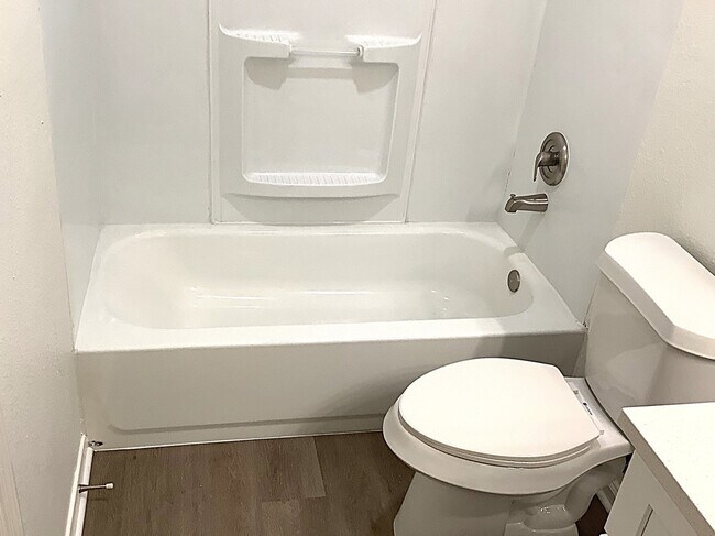 Building Photo - 910 Redcrest Springs Ct