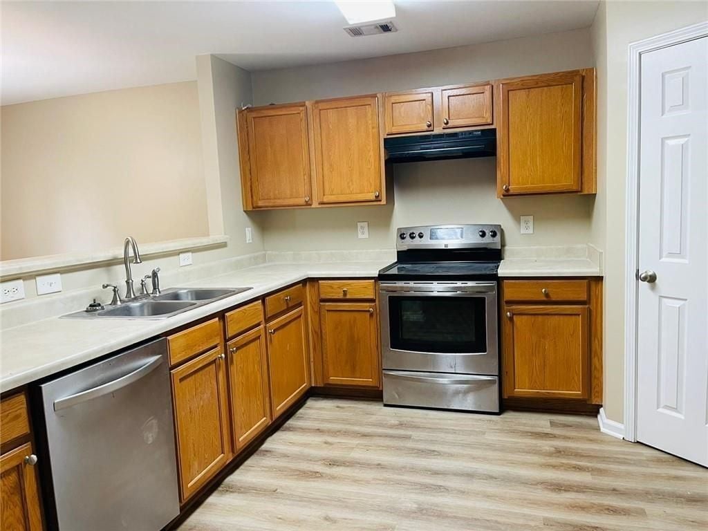 Building Photo - 2430 Mayfair Dr