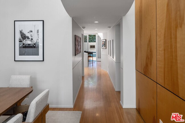 Building Photo - 8735 Dorrington Ave