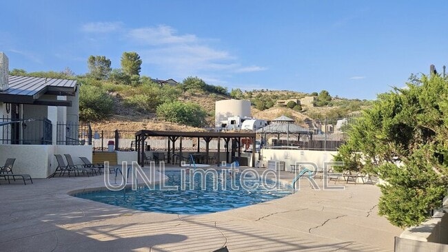 Building Photo - 10305 E Oak Creek Valley Dr