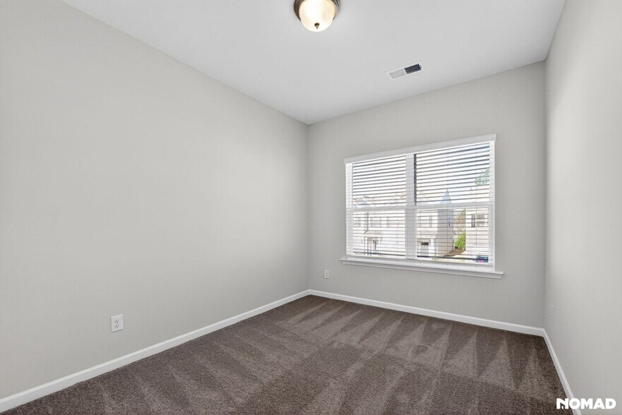 Building Photo - 6028 Jasmine Br Rd