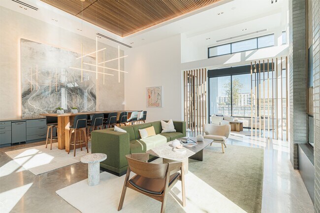 Building Photo - 10505 Deerwood Rd