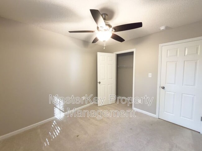 Building Photo - 251 Tillamook Dr