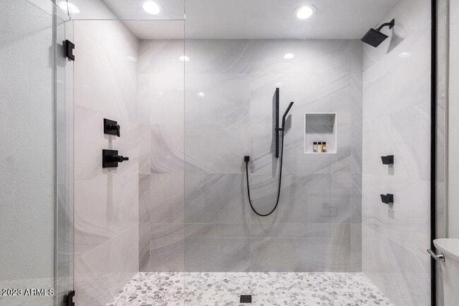 Building Photo - 7834 E Glenrosa Ave