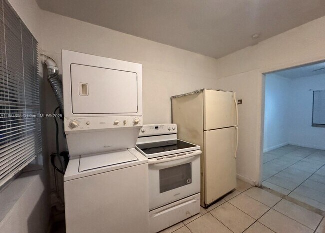 Building Photo - 2410 NW 34th St