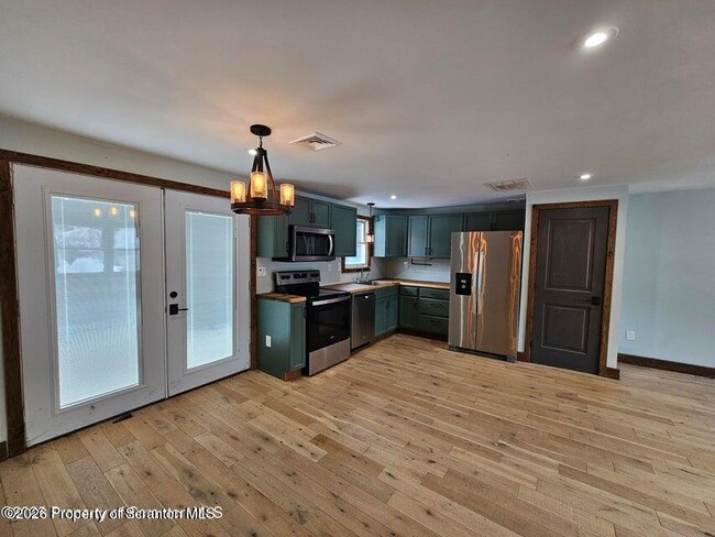 Building Photo - 22 Suetta Ln