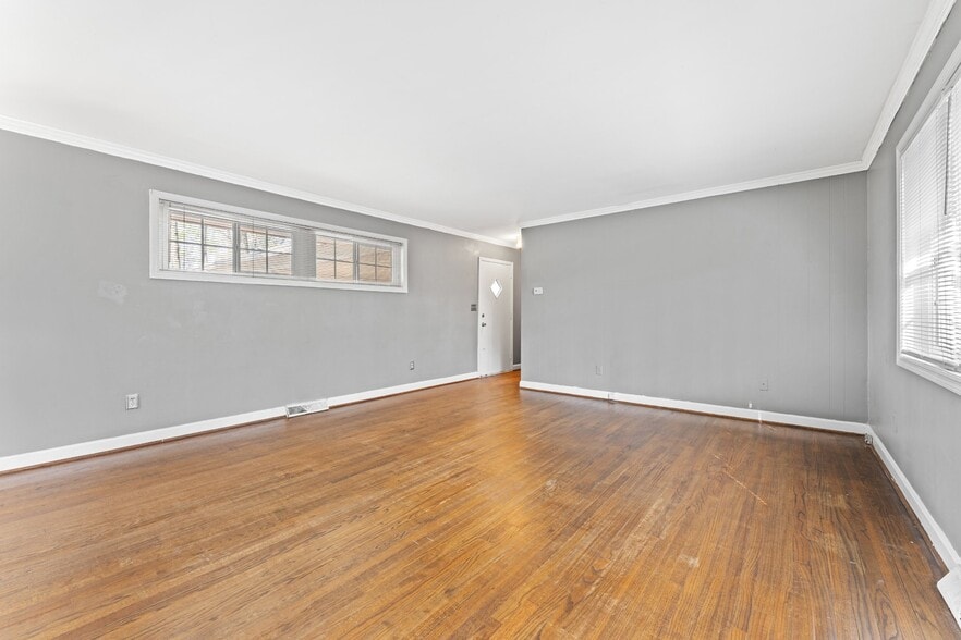 Building Photo - 34 Knoxbury Terrace