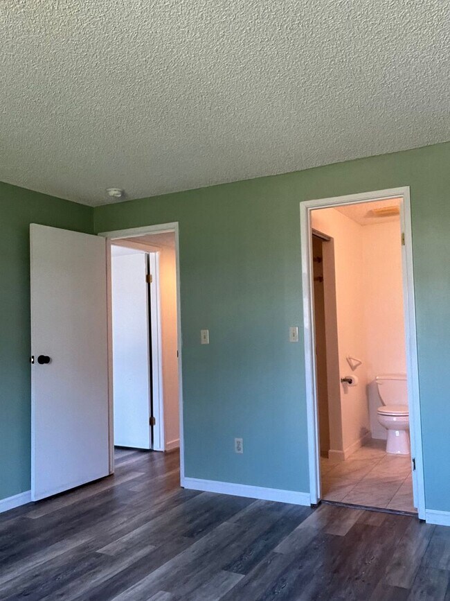 Building Photo - 8628 Onyx Dr SW