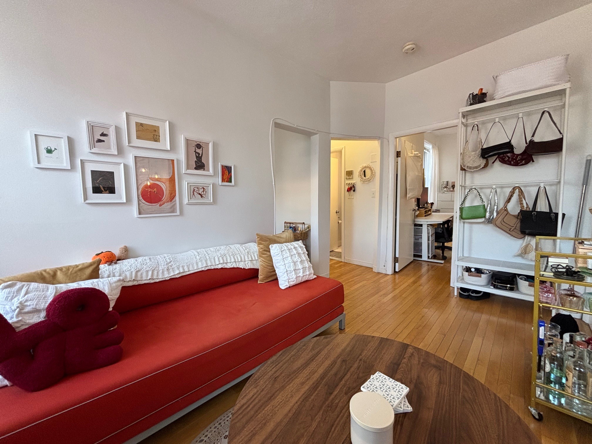 Building Photo - 19 Irving St