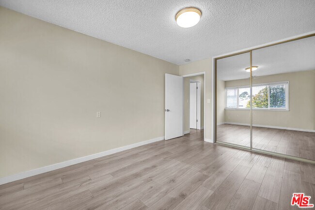 Building Photo - 5137 Reynier Ave
