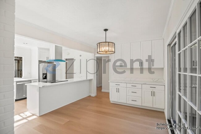 Building Photo - 14927 Jerries Dr