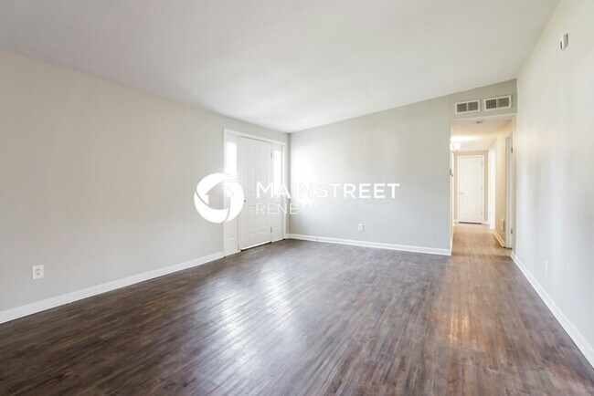 Building Photo - 6910 Woodhurst Dr