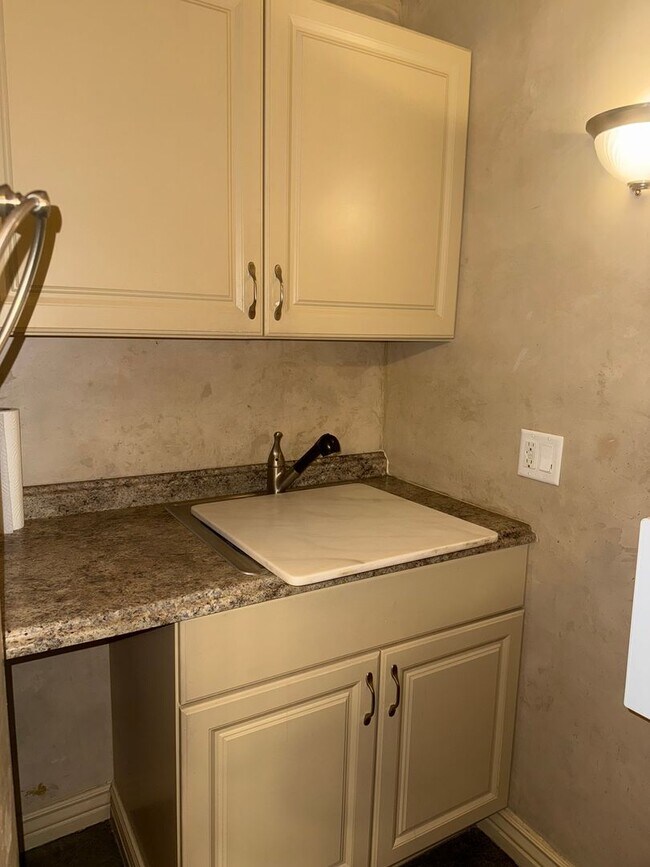 Building Photo - 100 N Arlington Ave